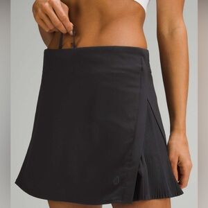 Lululemon Peek Pleat High-Rise Tennis Skirt in Black